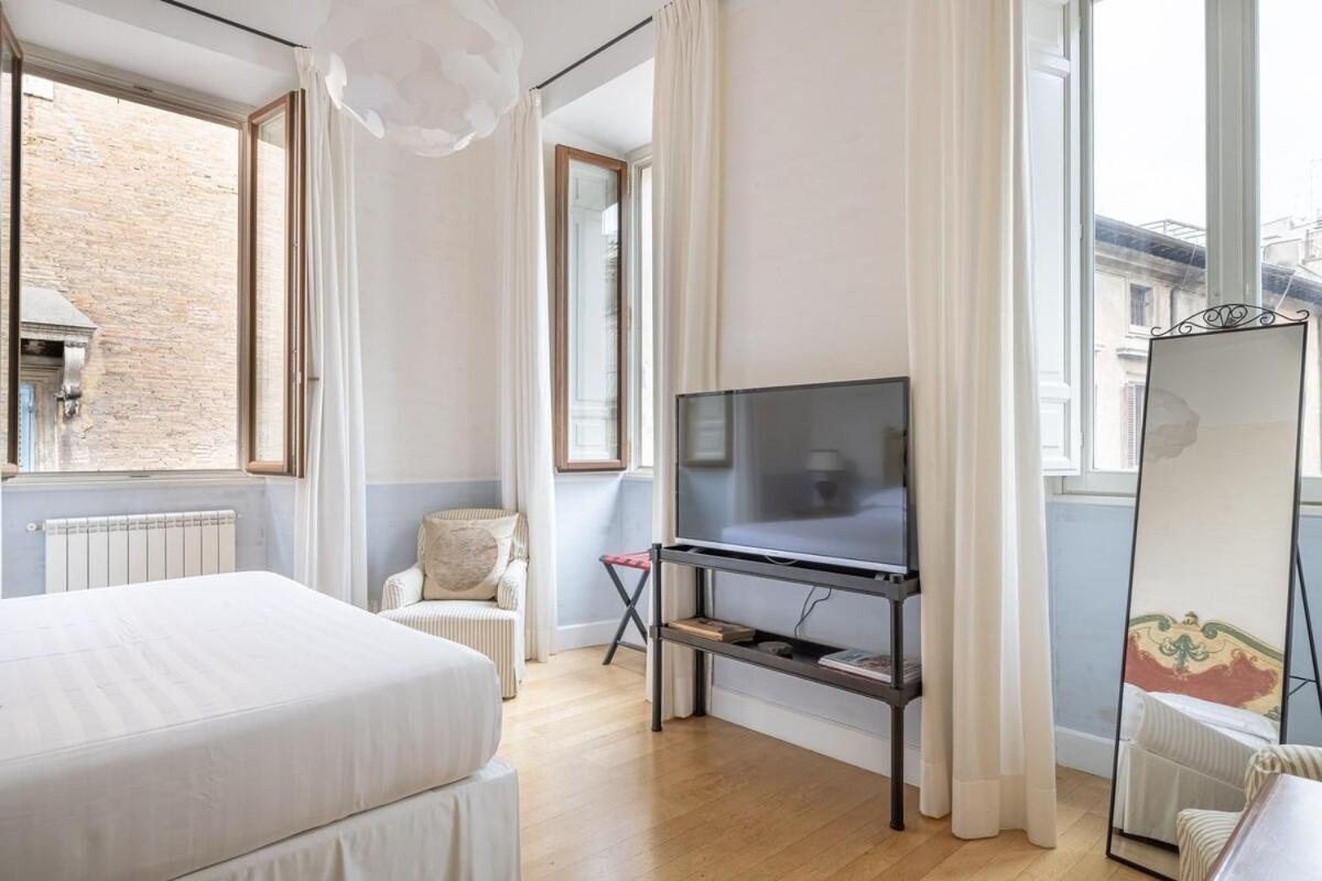 Casa Giulia, A Burghesius * Roma